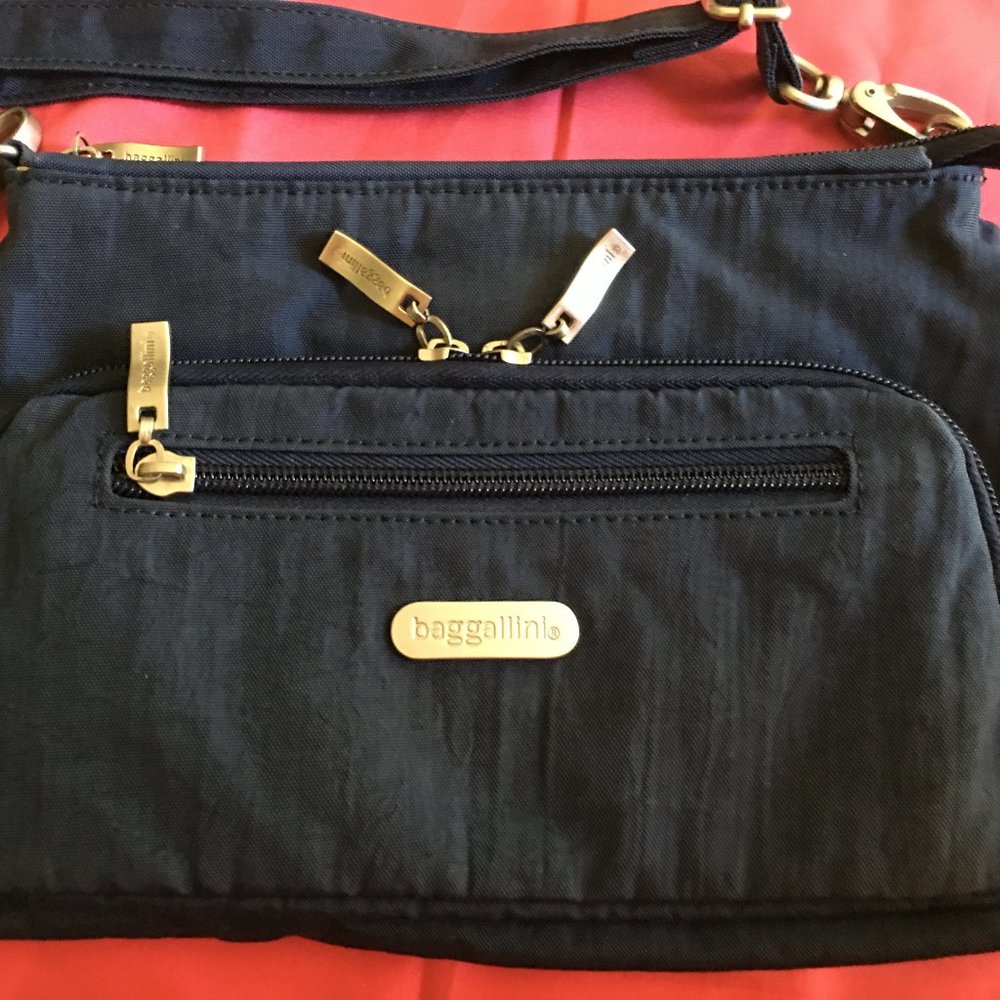 Baggallini Crossbody - Navy  Pre-owned